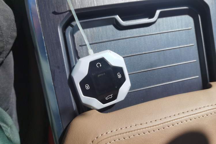 Used JETOUR Traveler 2023 2.0T All-Wheel Drive CrossPRO+