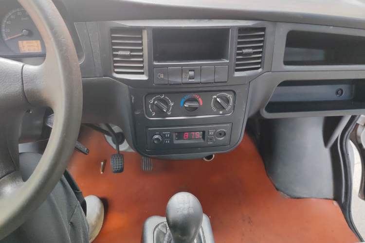 Used Wuling Zhiguang 2015 1.2L Practical LS-I Model