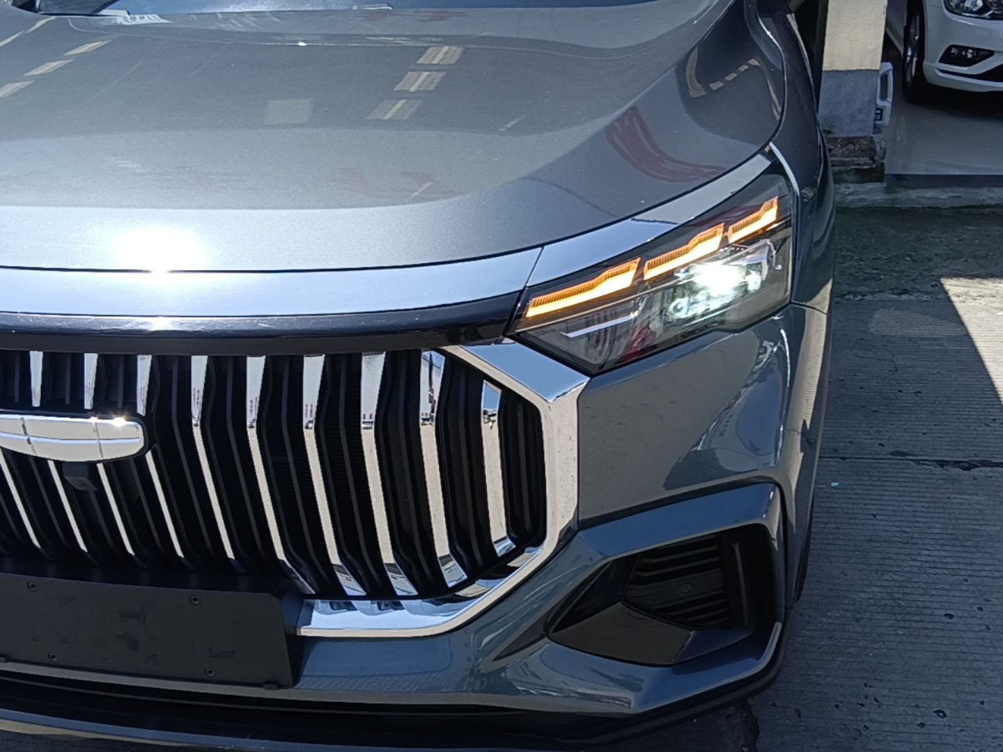 Geely Auto Haoyue L 2023 2.0T DCT Luxury Version — снимка 8