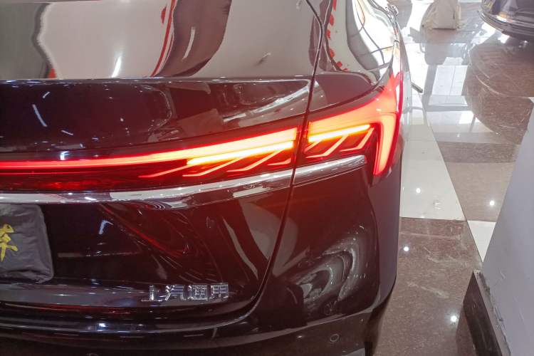 Used Buick LaCrosse 2024 28T Luxury Edition Right Rear Taillight