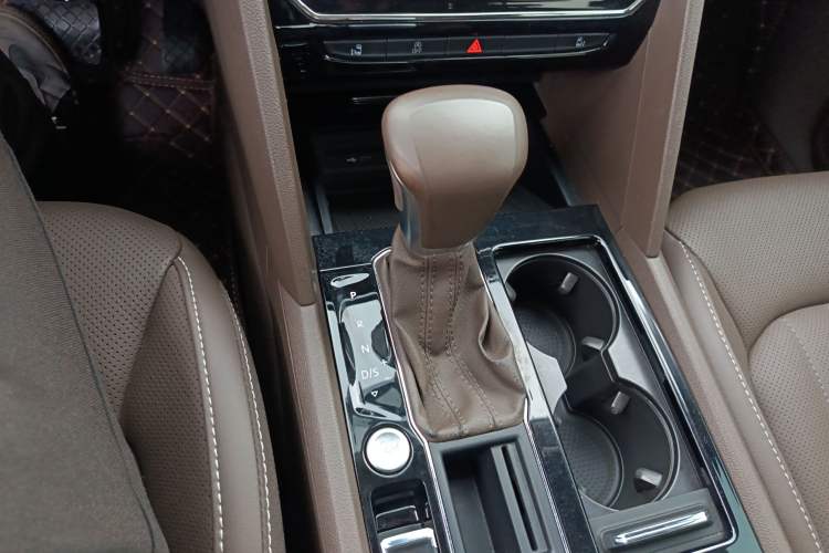 Used Volkswagen Viloran 2020 330TSI Luxury Edition
