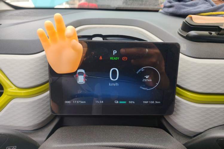 Used SOL E10X 2021 302 km Range Luxury Version 30.2 kWh
