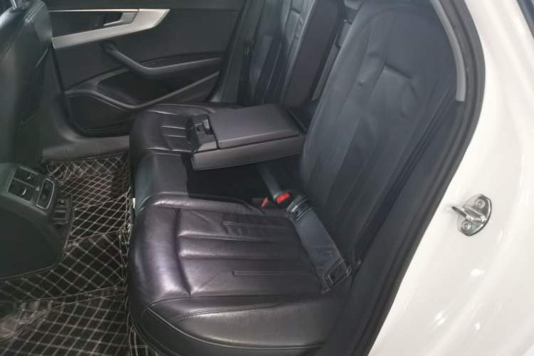 Used Audi A4L 2018 30th Anniversary Edition 40 TFSI Fashion Model Left Rear Seat