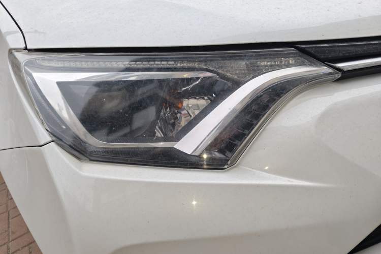 Used Toyota RAV4 2016 2.0L CVT Two-Wheel Drive Comfort Edition China V Standard
