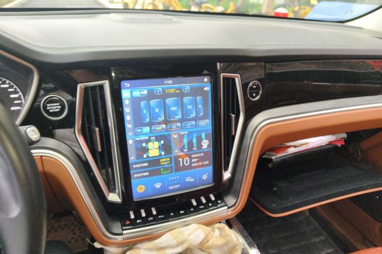 Used Zotye T700 2017 1.8T Dual-Clutch Luxury Model
