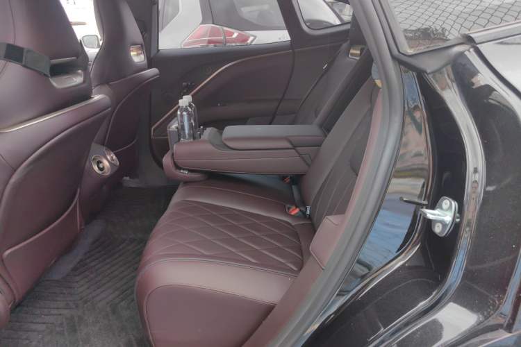 Used Avatr 11 2025 Year Updated Max Extended-Range Version Left Rear Seat