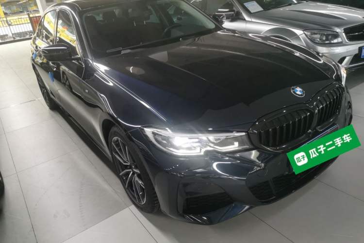 Used BMW 3 Series 2021 Second Facelift 320Li M Sport Package Front Right 45 Deg