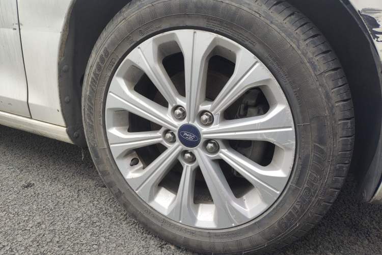 Used Ford Escort 2015 1.5L Automatic Fashion Model
