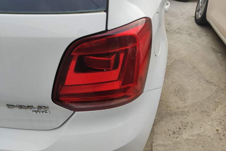 Used Volkswagen Polo 2016 1.6L Automatic Comfort Model