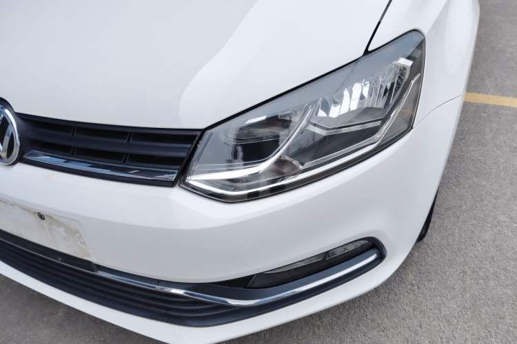 Used Volkswagen Polo 2014 1.4L Automatic Comfort Edition Left Front Headlight