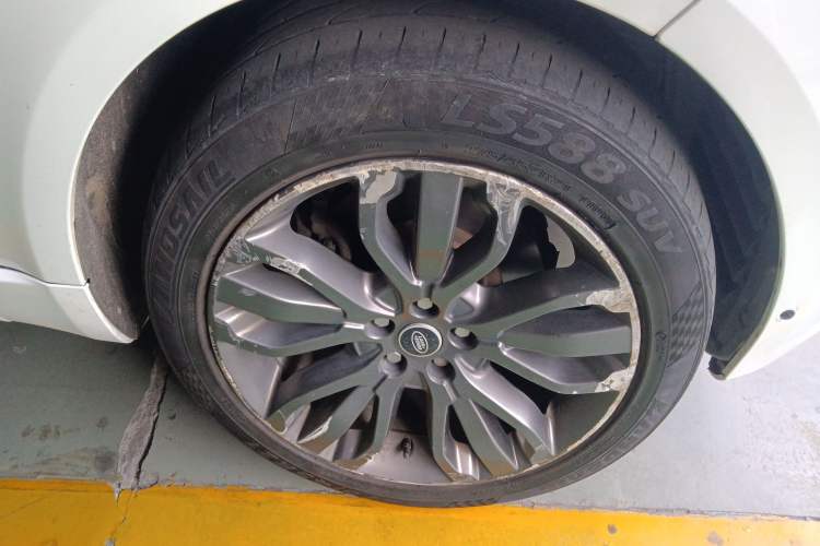 Used Land Rover Range Sport  Right Front Wheel Hub