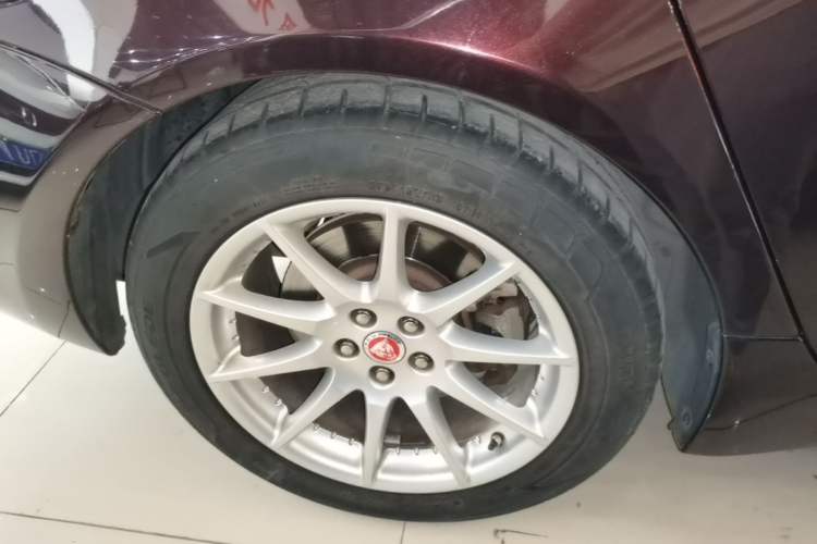 Used Jaguar XJ 2016 XJL 2.0T Two-Wheel-Drive Elegant Business Edition
