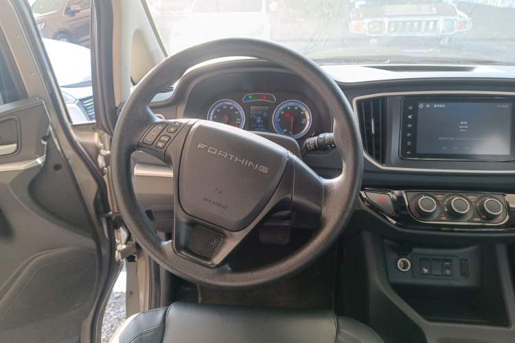 Used FORTHING Lingzhi M5 2022 Standard Edition Luxury 7-Seater