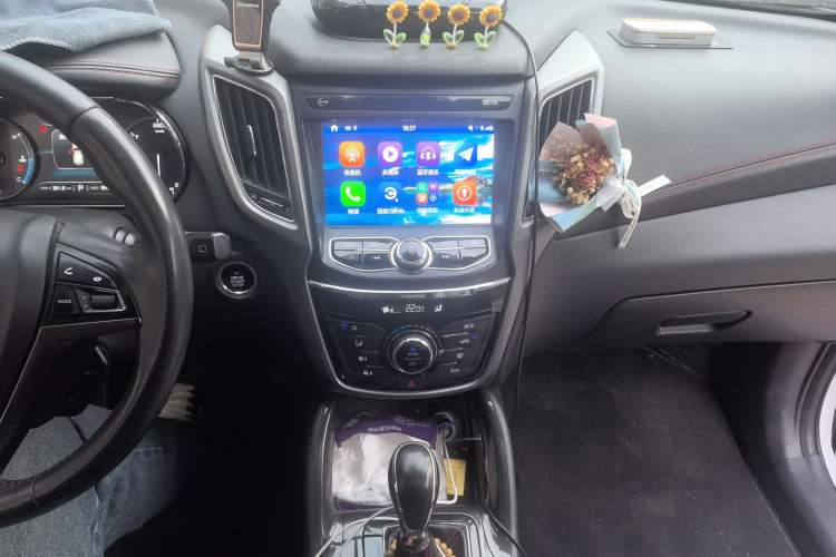 Used CHANGAN CS75 2017 Shangkui Edition 1.5T Automatic Fengyue Model Audio And AC Panel