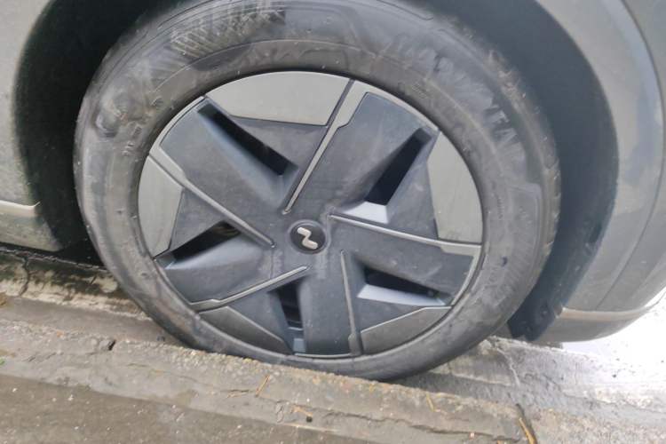 Used ONVO Luxeed L90 2025 Model—Ultra Six-Seater Version