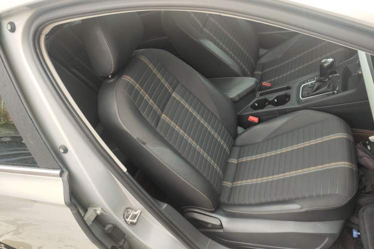 Used Volkswagen Lavida 2022 280TSI DSG Comfort Edition Right Front Seat