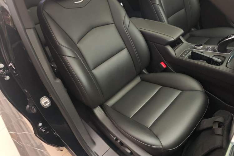 Used Cadillac XT4 2021 28T Two-Wheel Drive Leading Version Right Front Seat