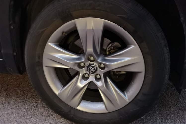 Used Toyota Highlander 2018 2.0T Four-Wheel Drive Luxury Version 7 Seats China VI Standard