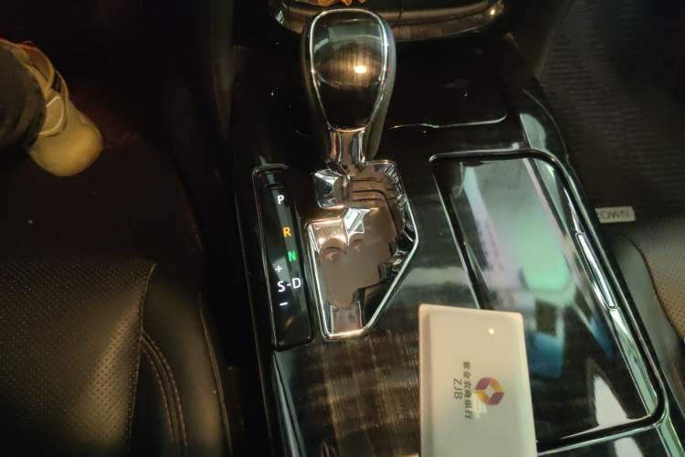 Used Toyota Crown 2015 2.0T Fashion Edition Gear Lever