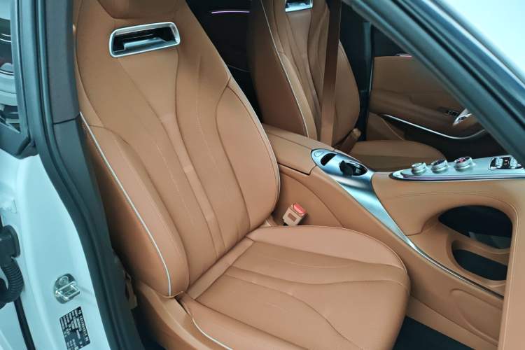 Used ORA Lightning Cat 2024 Dark Night Edition 555km Prestige Version
