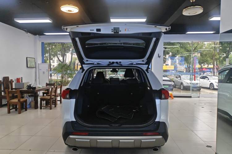 Used Toyota RAV4 2024 2.0L CVT Two-Wheel Drive Fashion Plus Edition