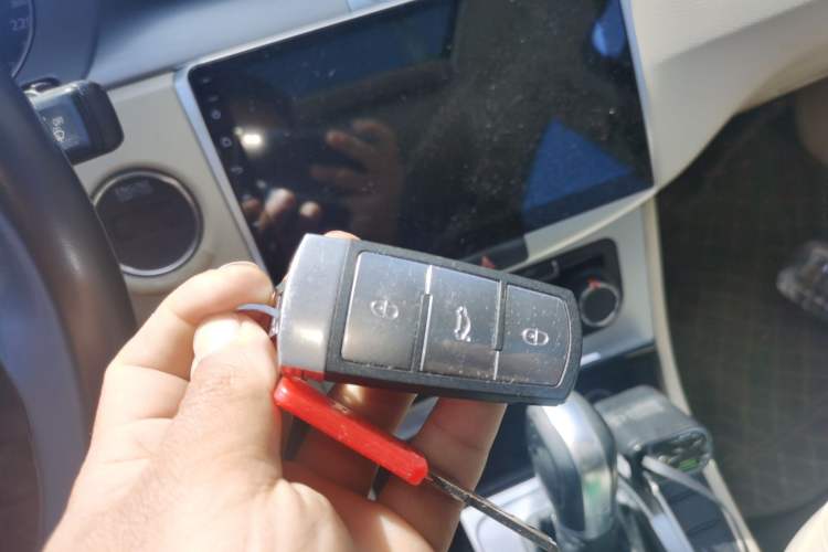 Used Volkswagen Magotan 2012 Revised Version 1.8TSI Leading Edition Vehicle Key