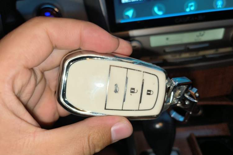 Used Toyota Camry 2010 240G Classic Edition Vehicle Key