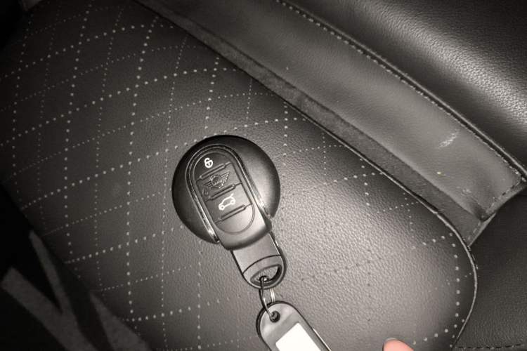 Used MINI MINI 2022 1.5T COOPER Artist
