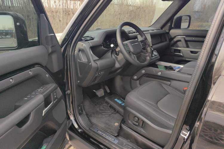 Used Land Rover Defender 2025 110 3.0T P400 – Dynamic HSE