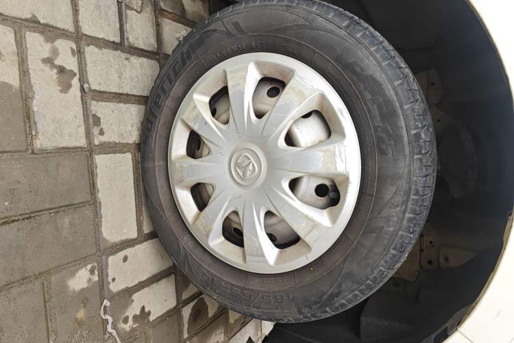 Used BAIC Weiwang M20 2015 1.2L economy version A122 Right Front Wheel Hub