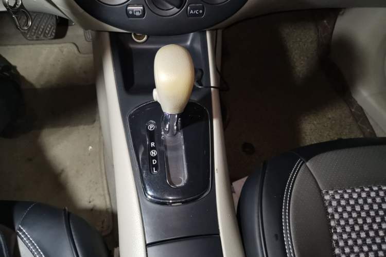 Used Nissan Tiida 2011 1.6L CVT Comfort Model Gear Lever