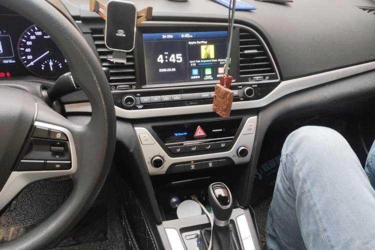 Used Hyundai Elantra (6th Generation / Lingdong) 2016 1.6L Automatic ZhiXuan – Elite Version Audio And AC Panel