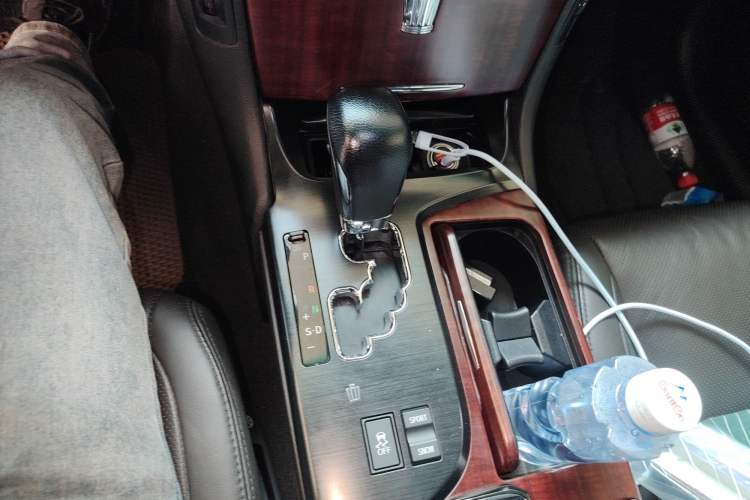 Used Toyota Crown 2010 2.5L Royal Leather Sunroof Edition Gear Lever