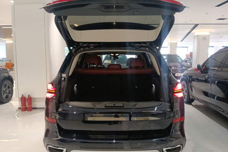 Used BMW X5 2023 xDrive 30Li M Sport Package