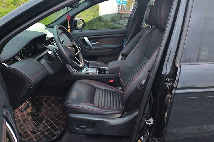 Used Land Rover Discovery Sport 2022 Revised Version 249 PS R-Dynamic S Performance Edition 5 Seats Left Front Seat