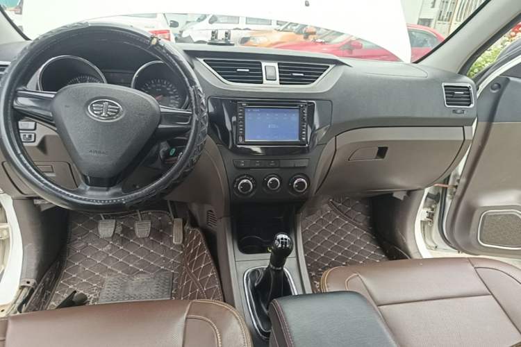 Used FAW Senya S80 2015 1.5L Manual 7-Seater Urban Edition
