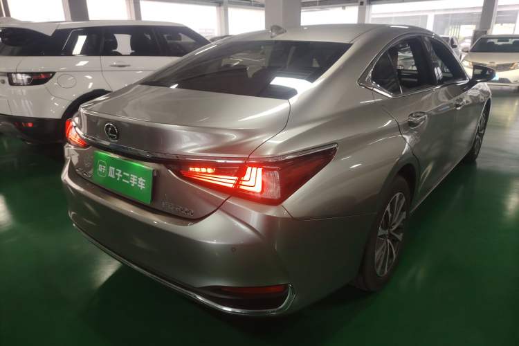 Used Lexus ES 2023 200 Excellence Edition
