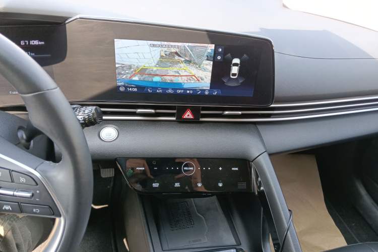 Used Hyundai Elantra 2021 1.5L CVT LUX Prestige Edition Audio And AC Panel