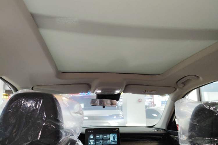 Used Skyworth HT-i 2022 1.5L PHEV 115KM Smart Drive Edition Headliner