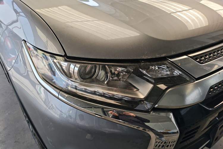 Used Mitsubishi Outlander 2020 2.0L Two-Wheel Drive Comfort Edition 7-Seater Right Front Headlight
