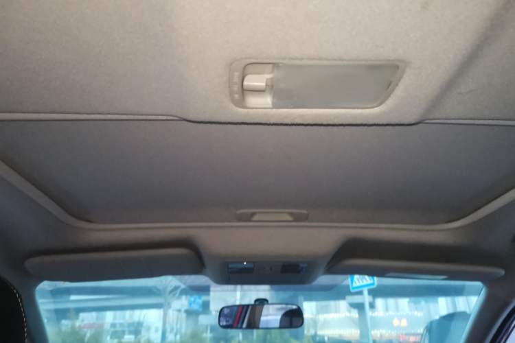 Used Nissan Tiida 2016 1.6L CVT Cool Dynamic Edition
