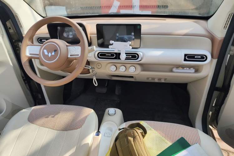 Used Wuling Hongguang MINIEV 2024 3rd Generation 215km Advanced Version