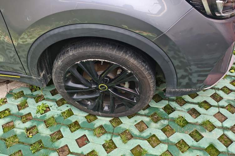 Used Roewe RX5 New Energy 2020 ePLUS National Trend Ronglin Luxury Edition Right Front Wheel Hub