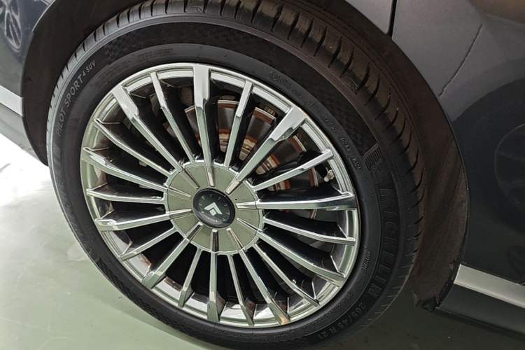 Used Hyptec HL 2025 700 Ultra Six-Seater All-Wheel-Drive LiDAR Version