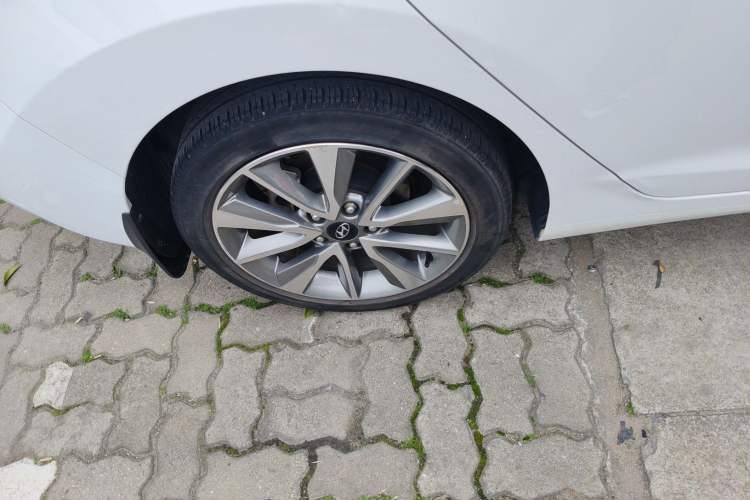 Used Hyundai Elantra (5th Generation / Langdong) 2015 1.6L Automatic Leading Model