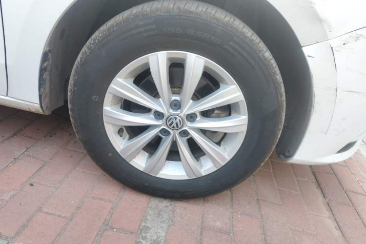 Used Volkswagen Bora 2018 1.5L Automatic Fashion Model Right Front Wheel Hub