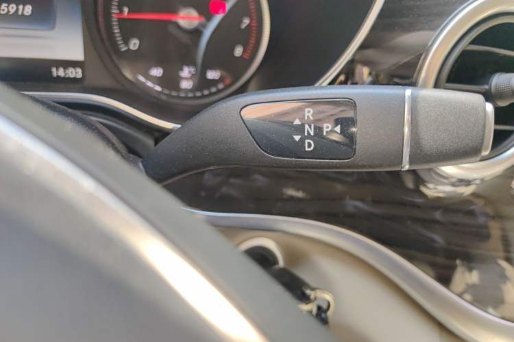 Used Mercedes-Benz V-Class 2018 V 260 Avantgarde Edition China VI