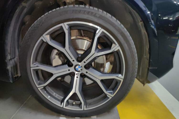 Used BMW X5 2023 xDrive 30Li Luxury M Sport Package
