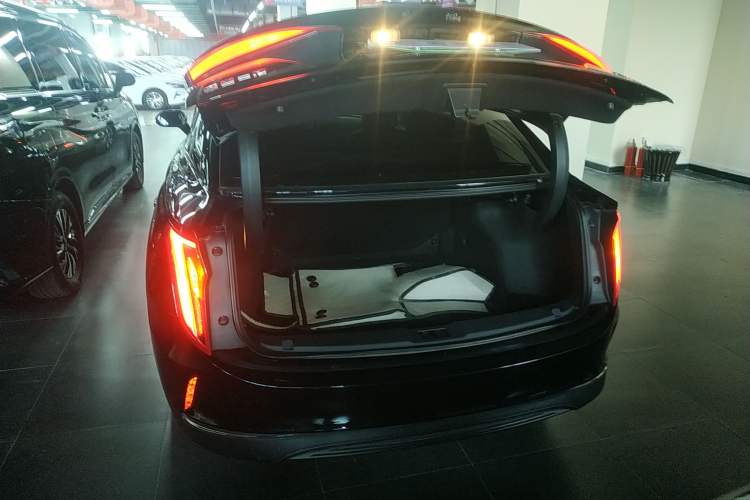 Used Hongqi E-QM5 2023 560km PLUS
