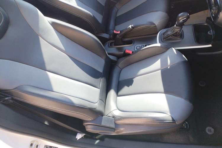 Used Roewe Clever 2022 311km QiQi BoBo Edition Right Front Seat